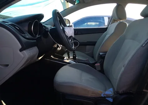 2010 Kia Forte Ex z USA, uszkodzony, nr VIN KNAFU4A26A5809672